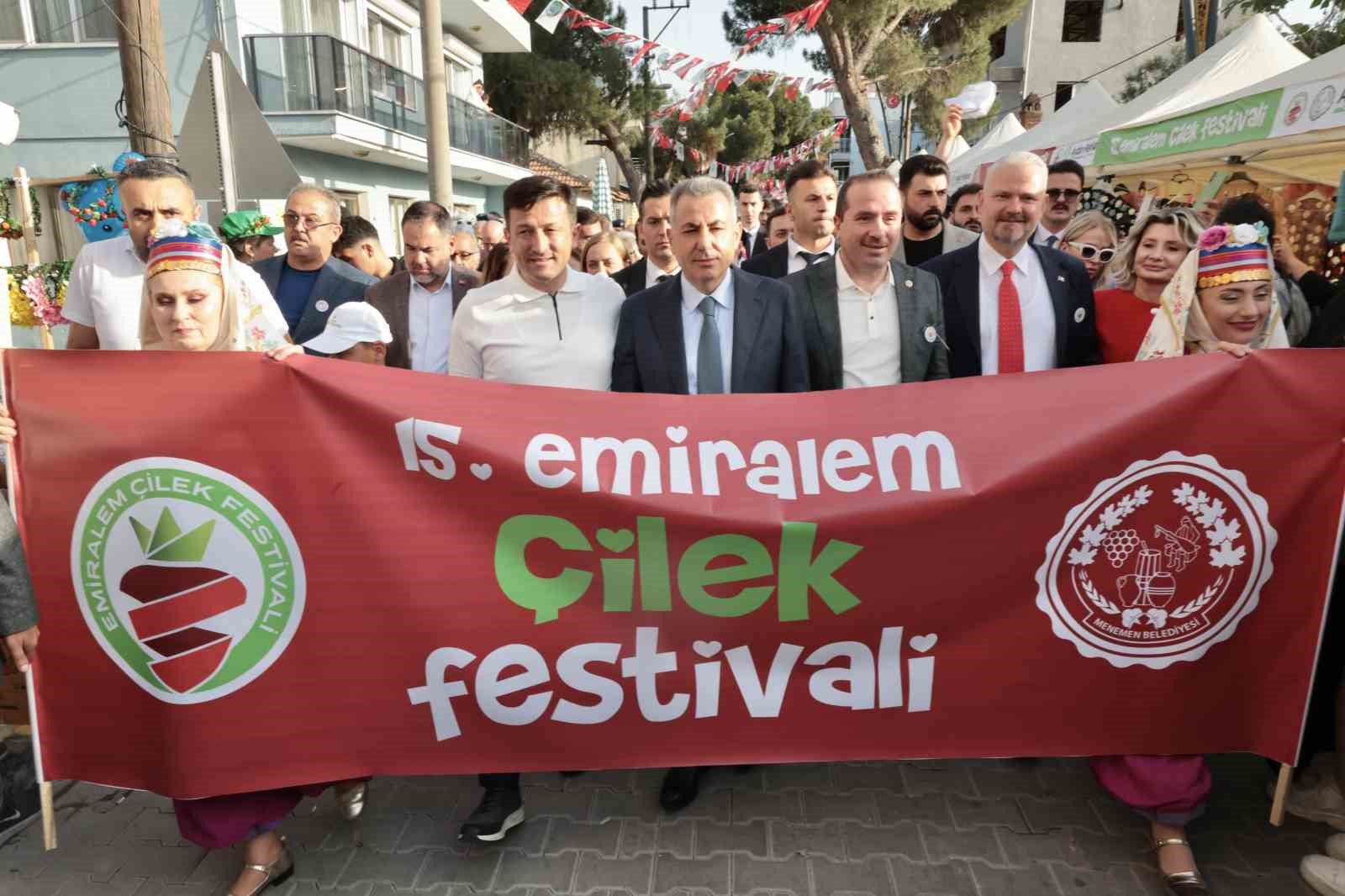 Emiralem Çilek Festivali’ne muhteşem başlangıç