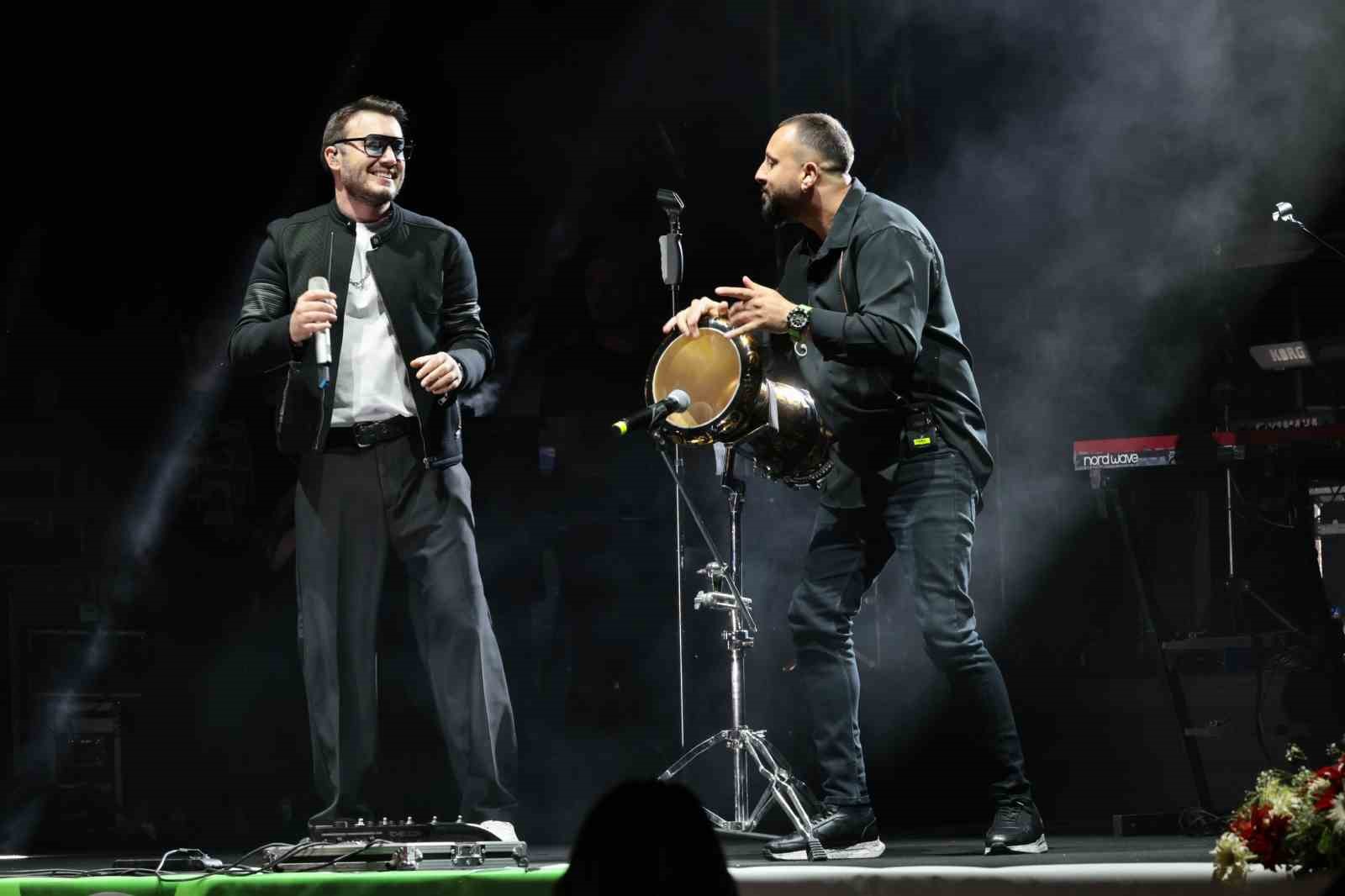 Emiralem &Ccedil;ilek Festivali&rsquo;ne muhteşem başlangı&ccedil;
