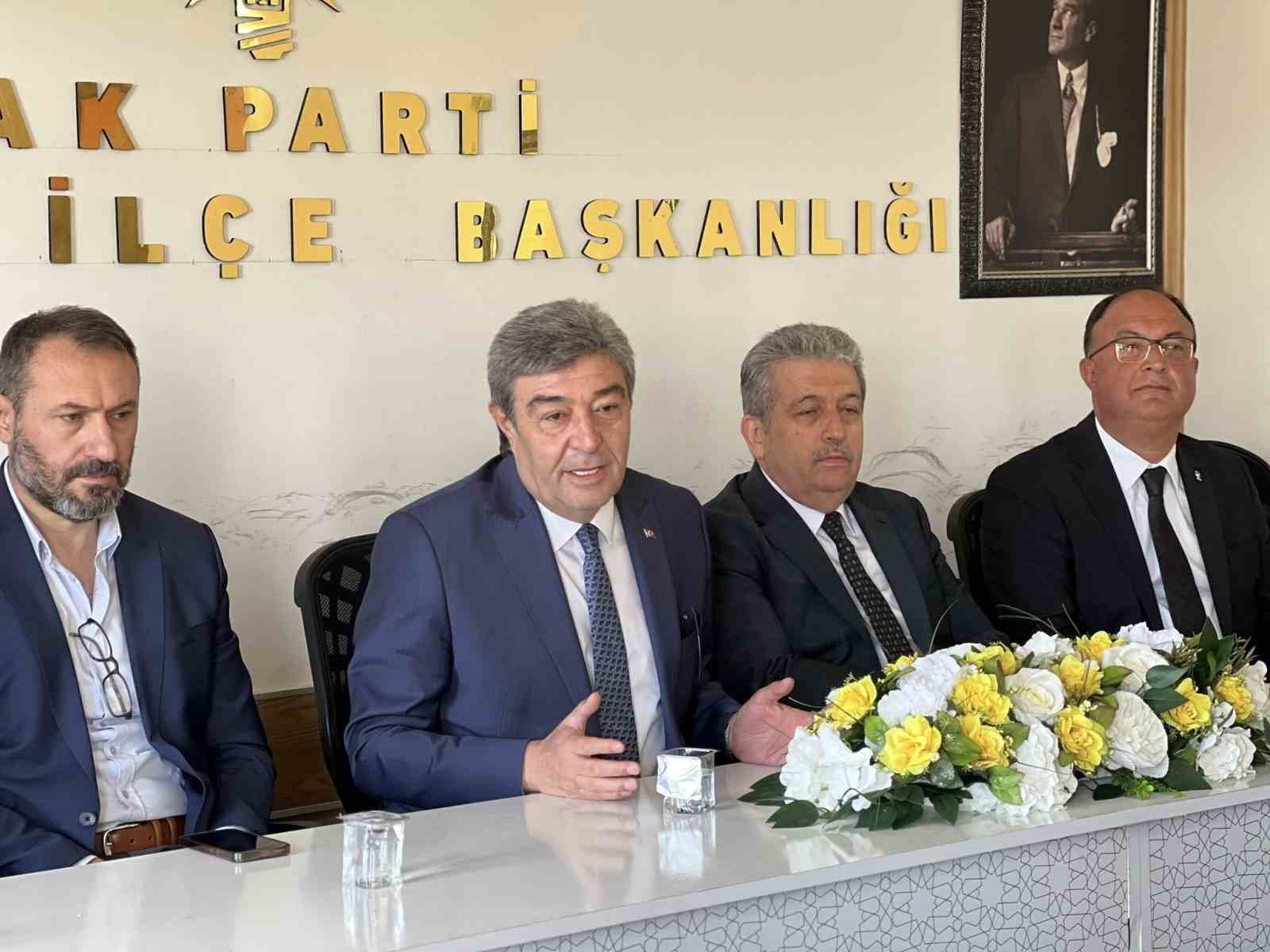 AK Parti Milletvekili Ataş: "&Ccedil;&ouml;z&uuml;m i&ccedil;in hep sahadayız"
