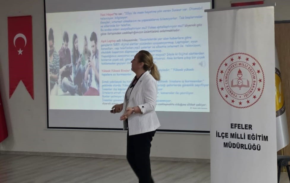 Efeler&rsquo;de &ouml;ğretmenlere yapay zeka eğitimi verildi
