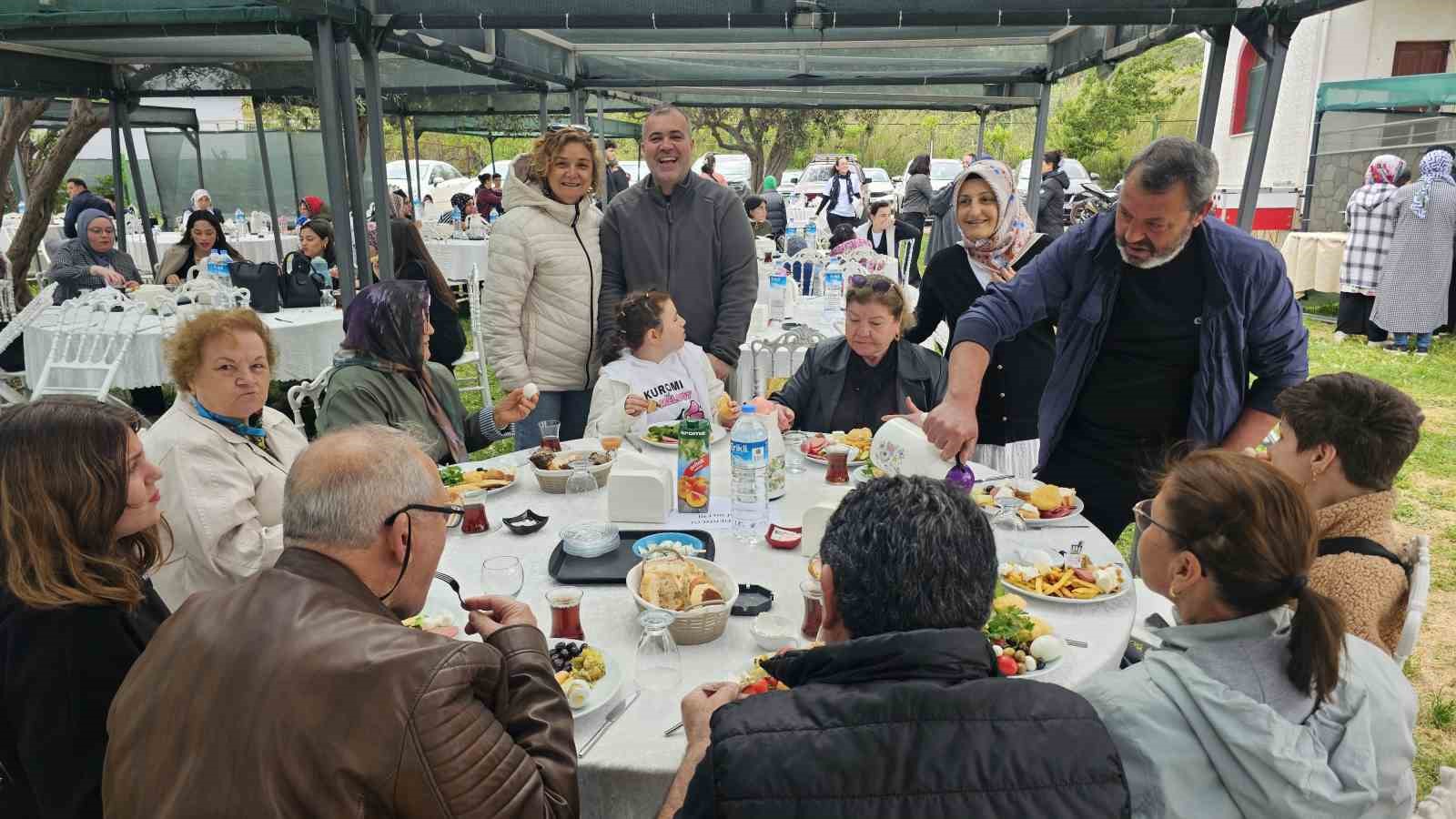 Engelliler haftasında anneler unutulmadı
