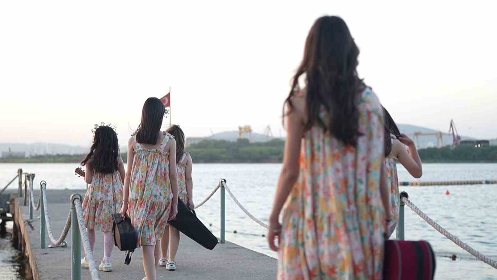 Tuzlalı &ouml;ğrencilerden Anneler G&uuml;n&uuml;&rsquo;ne &ouml;zel anlamlı klip
