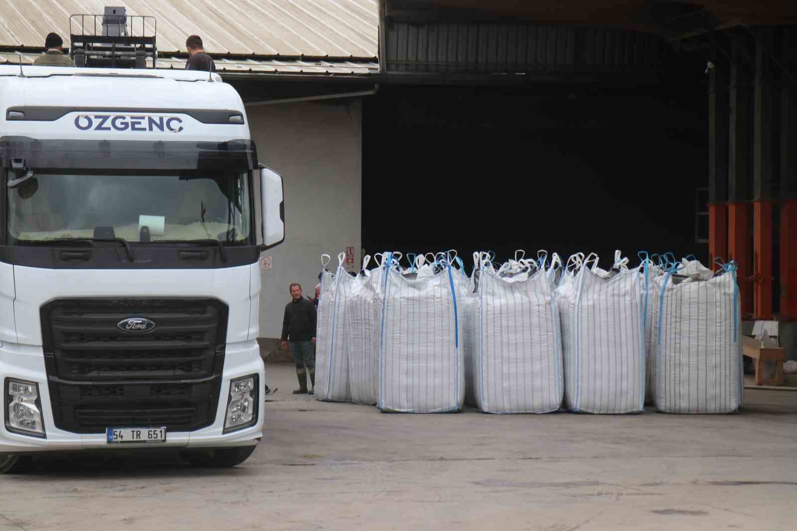 Fındık fabrikasındaki yangın kontrol altına alındı, soğutma &ccedil;alışması s&uuml;r&uuml;yor
