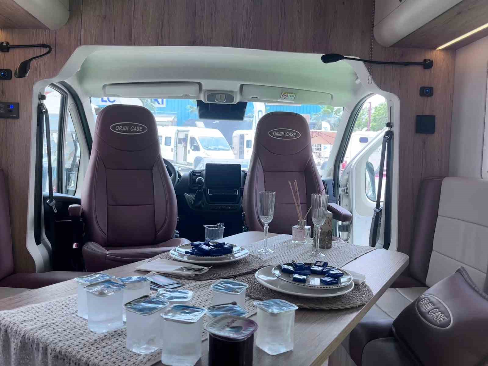 Karavan tutkunları İzmir&rsquo;de bir araya geldi
