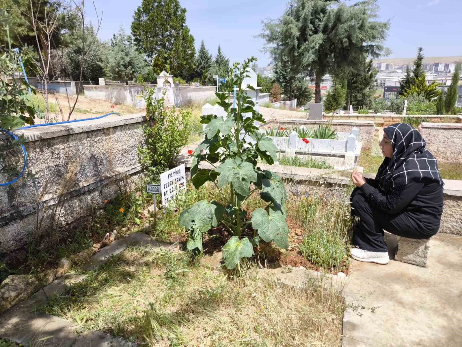 Feray Şahin, Anneler Günü’nde mezarı başında anıldı