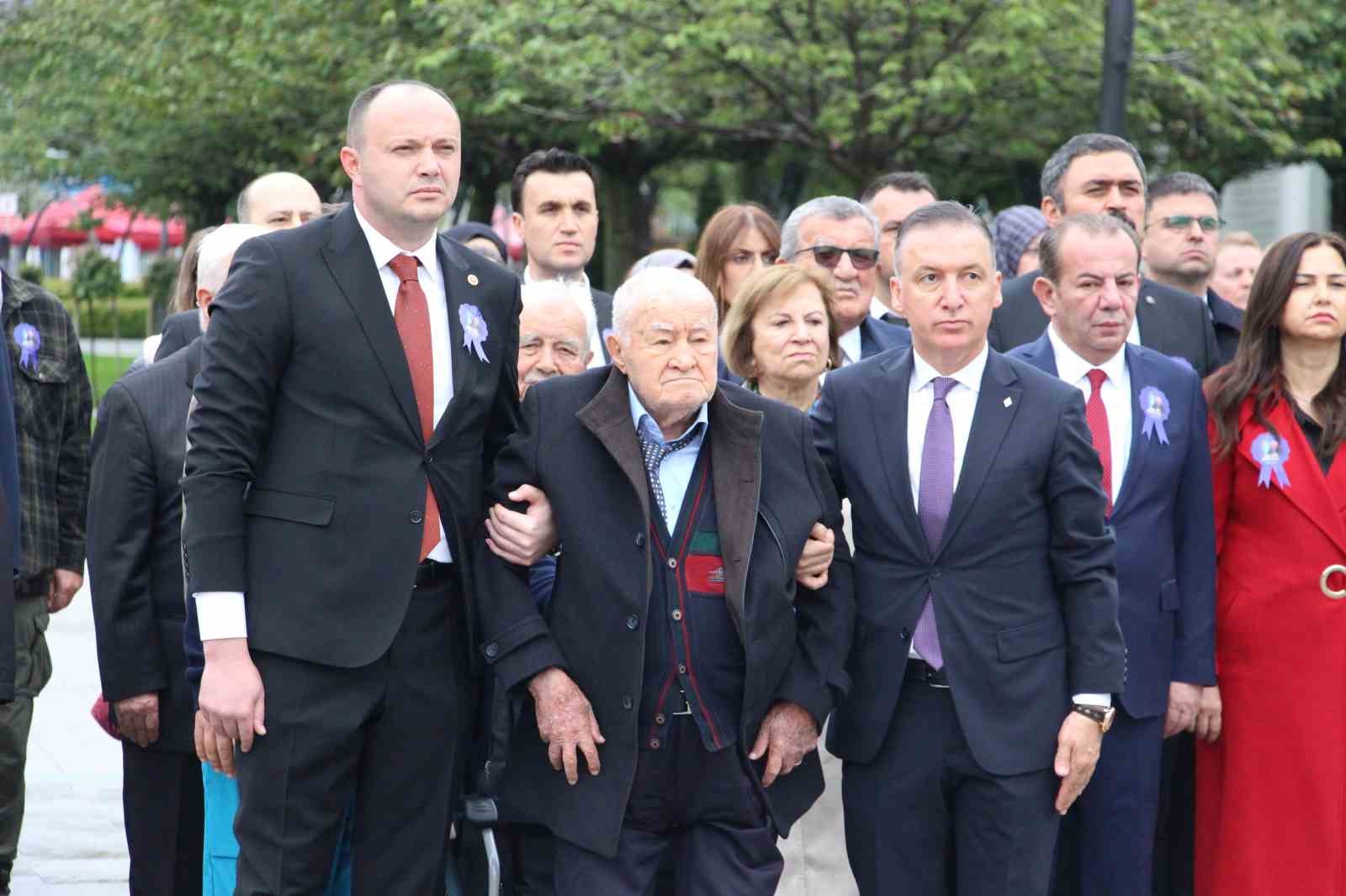 Bolu’ya 148 eser kazandıran İzzet Baysal’a duygusal anma