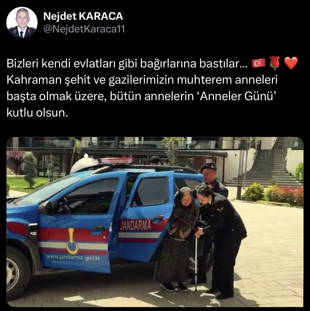 Jandarma şehit annelerini &lsquo;Anneler G&uuml;n&uuml;&rsquo;nde unutmadı
