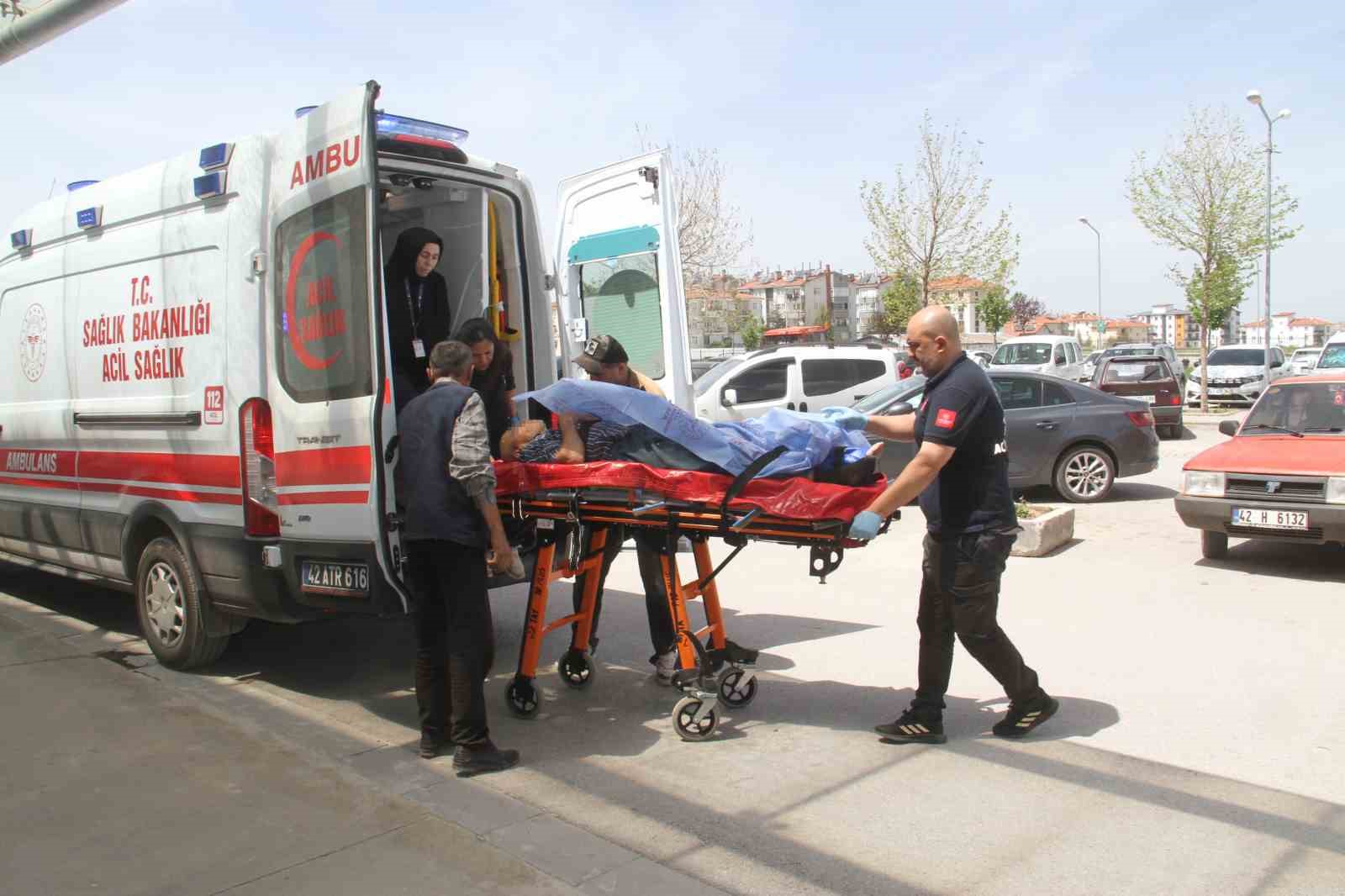 Çapa motoruna ayağını kaptıran çiftçi yaralandı