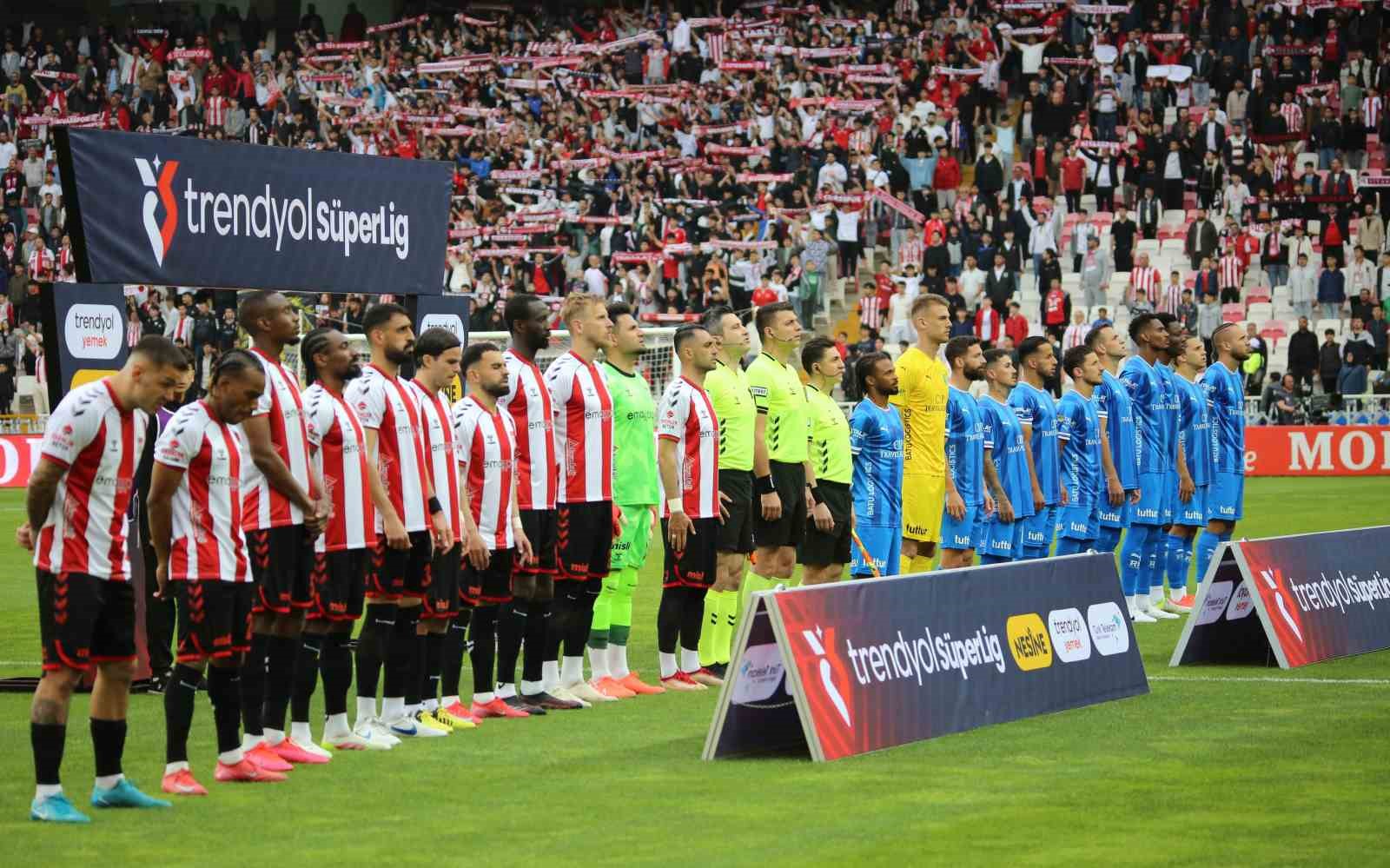 Trendyol Süper Lig: Sivasspor: 0 - Bodrum FK: 0 (İlk yarı)