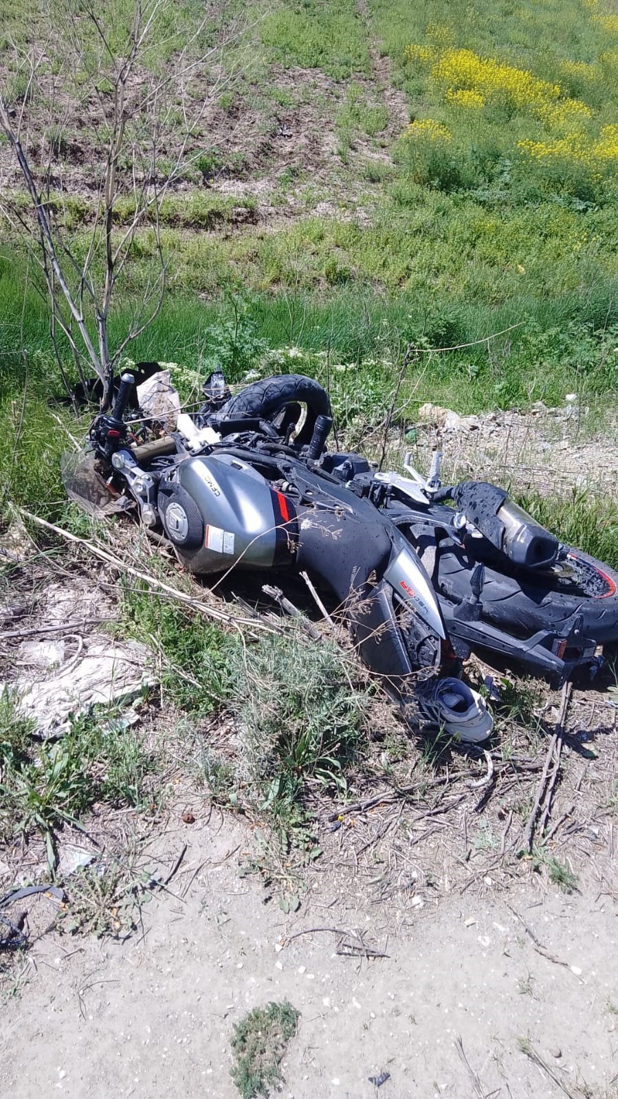 22 yaşındaki motosikletli genç hayatını kaybetti, otomobil sürücüsü sinir krizi geçirdi
