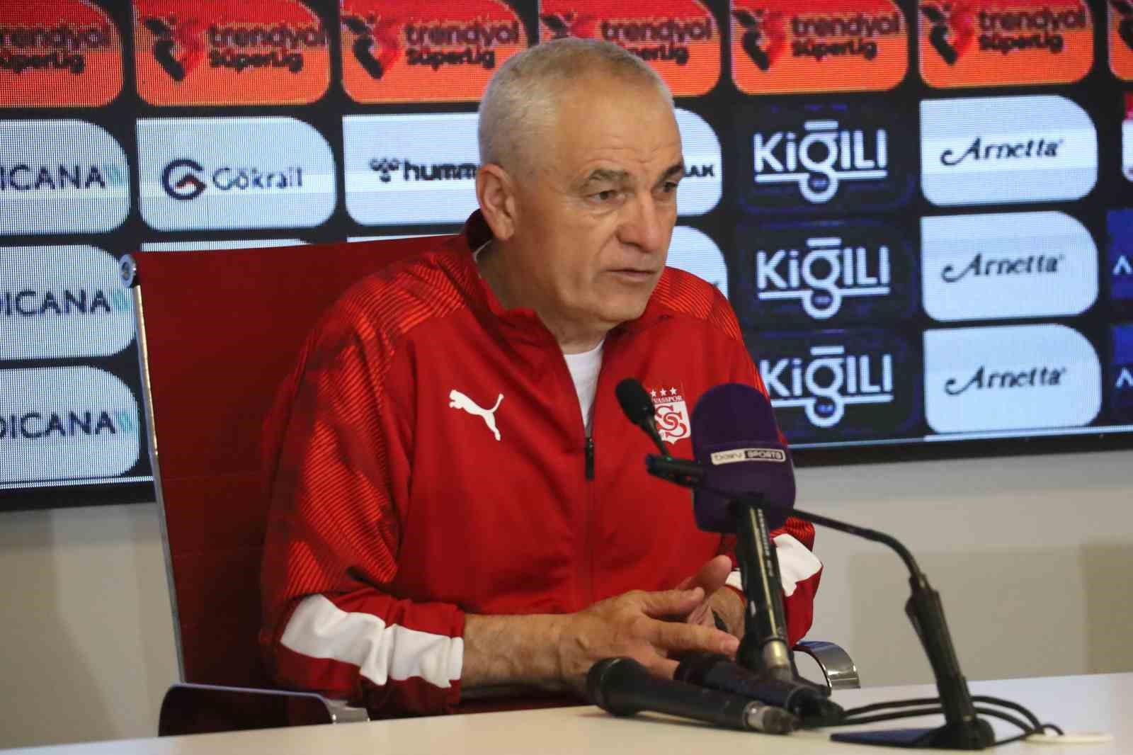 Rıza Çalımbay: "Bizim için üzücü bir maç oldu"