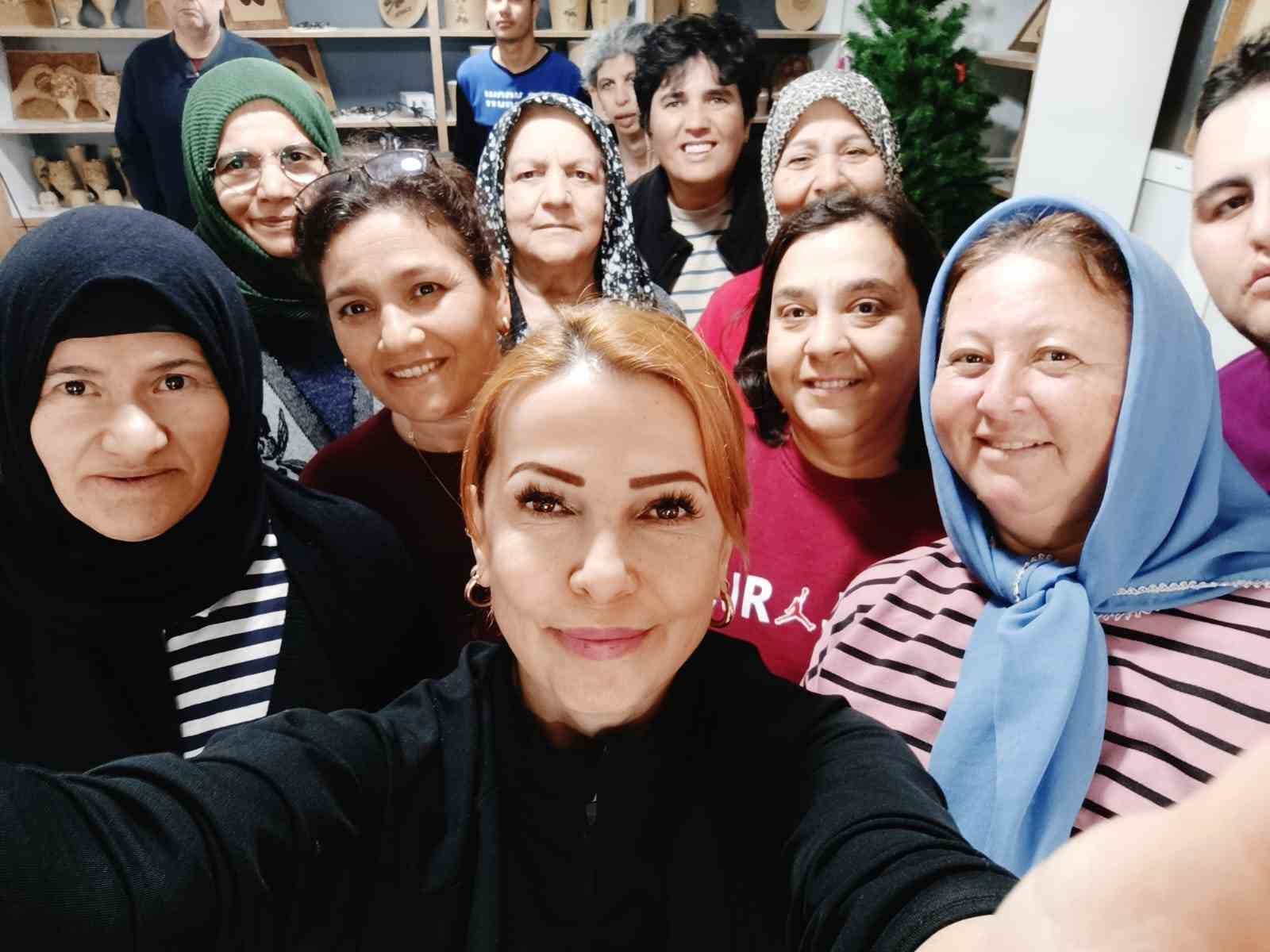 BOED genel Başkanı &Ouml;zlemiş engelli annelerini unutmadı
