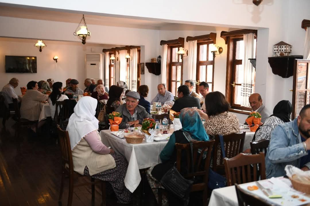 Beypazarı&rsquo;nda Anneler G&uuml;n&uuml; dolayısıyla şehit anneleri bir araya geldi
