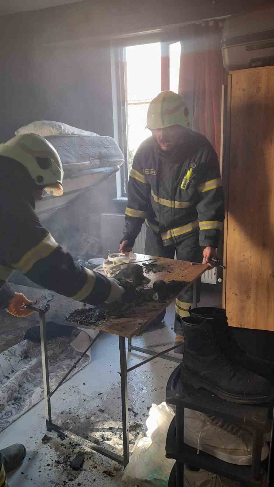 Burdur&rsquo;da prizde unutulan &uuml;t&uuml; yangına neden oldu
