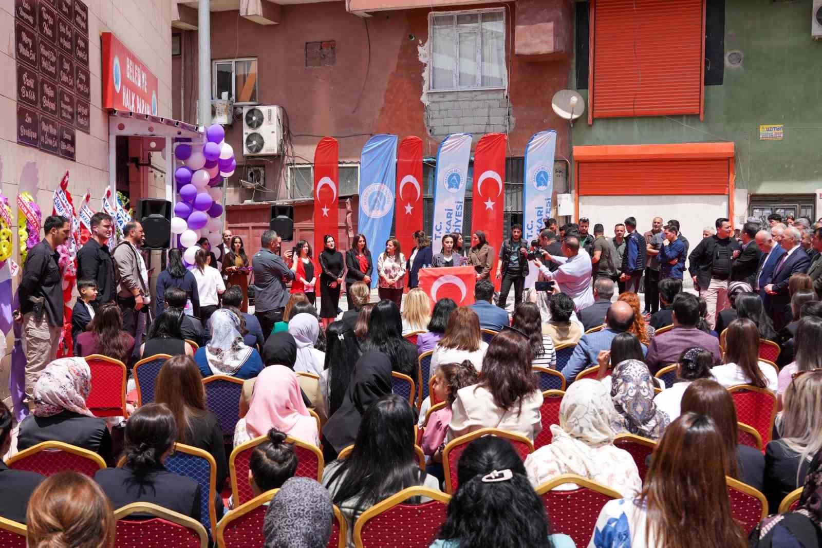 Hakkari’de 25 kadın girişimcinin kurduğu mağazaların açılışı yapıldı