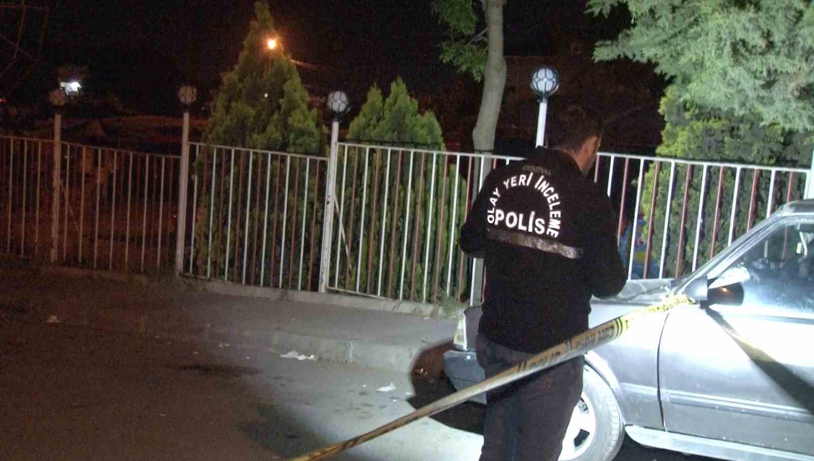 Arnavutk&ouml;y&rsquo;de d&uuml;ğ&uuml;n &ccedil;ıkışı silahlı kavga: 1 yaralı
