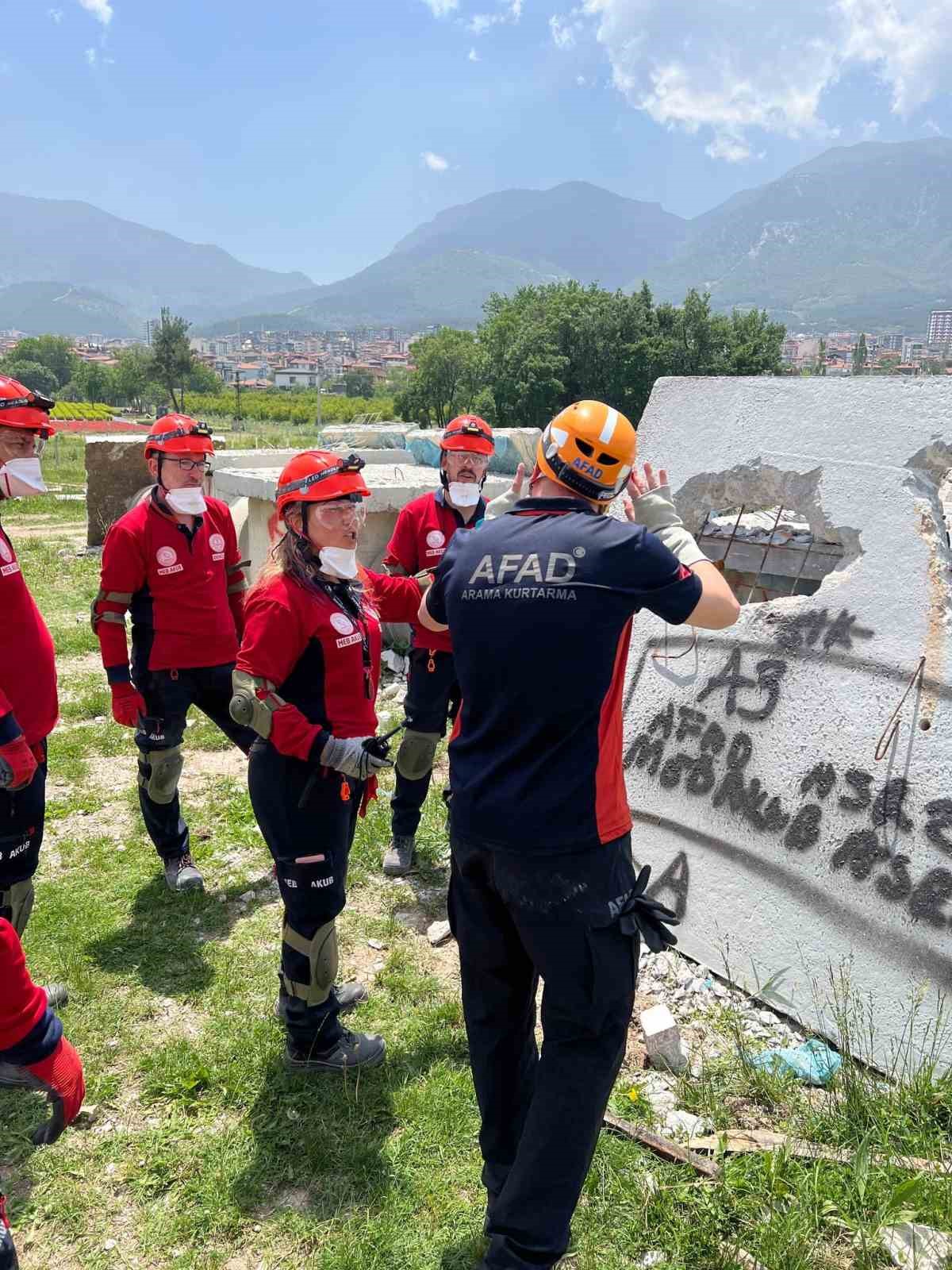 MEB AKUB, Denizli’nin 10. akredite arama kurtarma ekibi oldu
