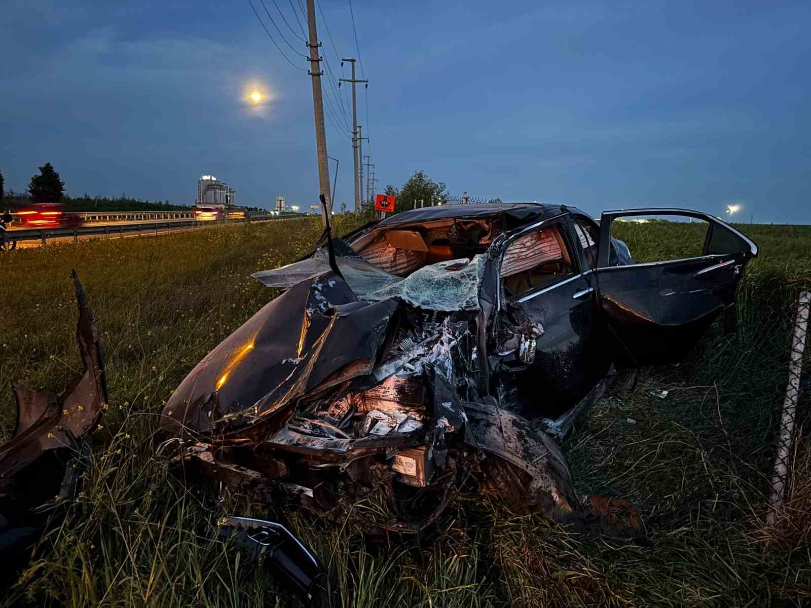 Lüleburgaz’da şarampole yuvarlanan aracın sürücüsü yaralandı