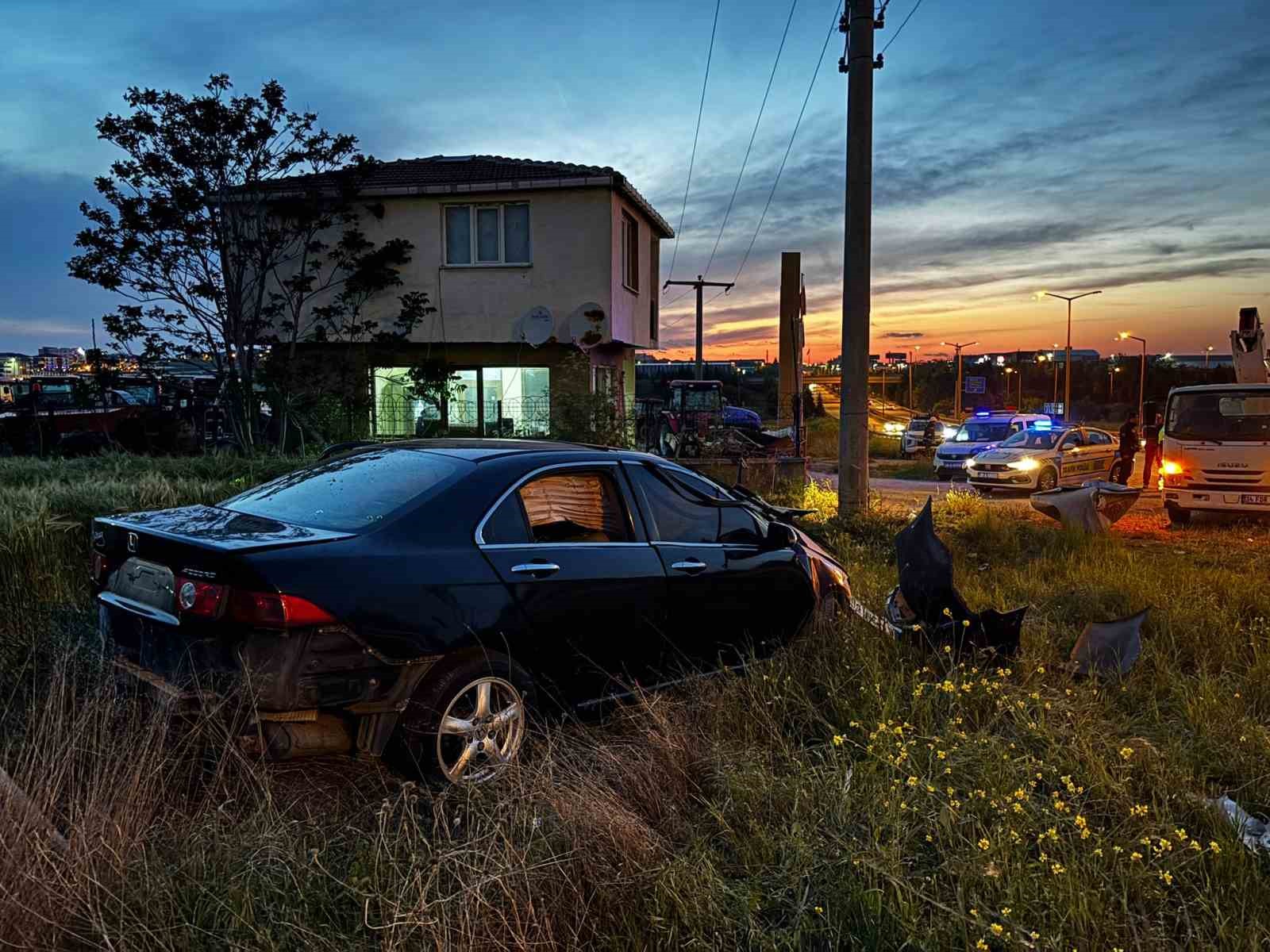 Lüleburgaz’da şarampole yuvarlanan aracın sürücüsü yaralandı