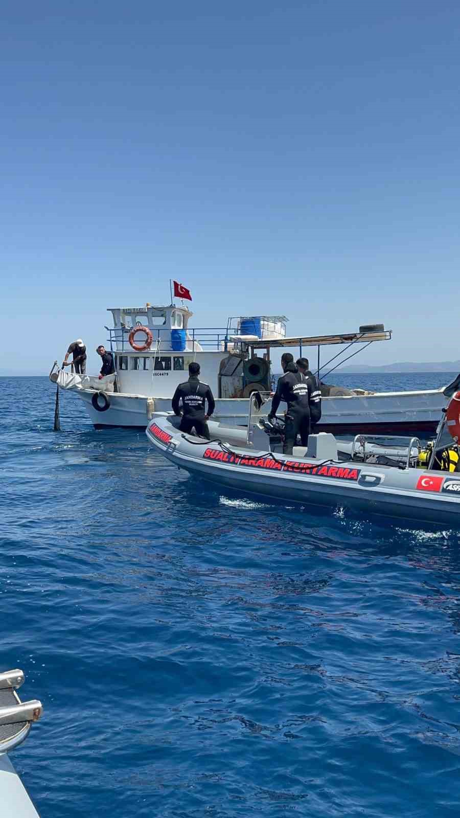 Karaburun&rsquo;da hayalet ağlar toplandı
