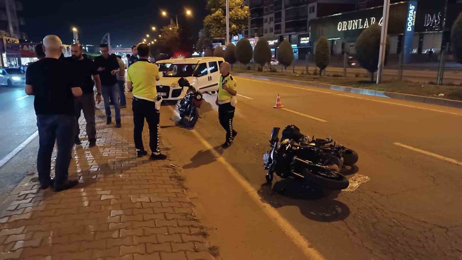 Batman’da polis memuru ve eşi motosiklet kazasında yaralandı