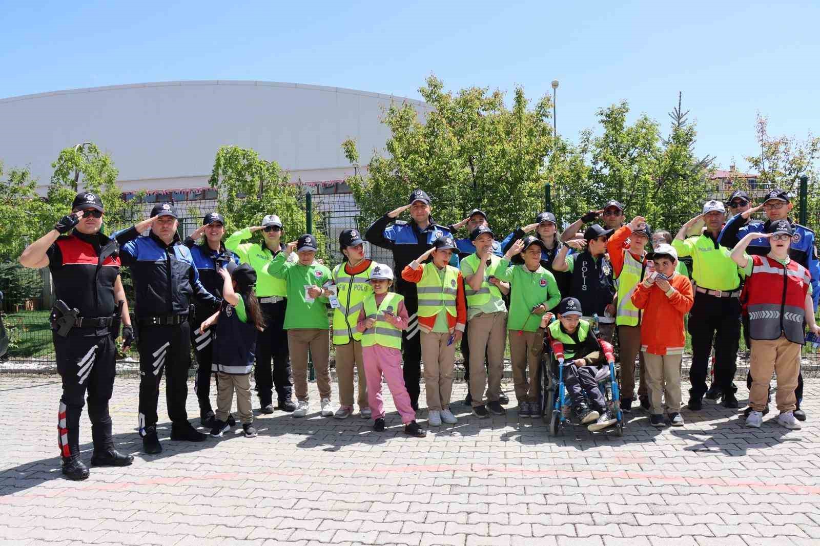 Özel çocukların "Polis" olma hayali gerçek oldu