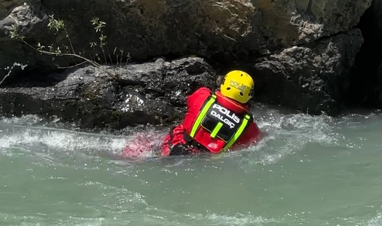 Arkadaşlarıyla dereye giren 16 yaşındaki çocuktan 3 gündür haber alınamıyor