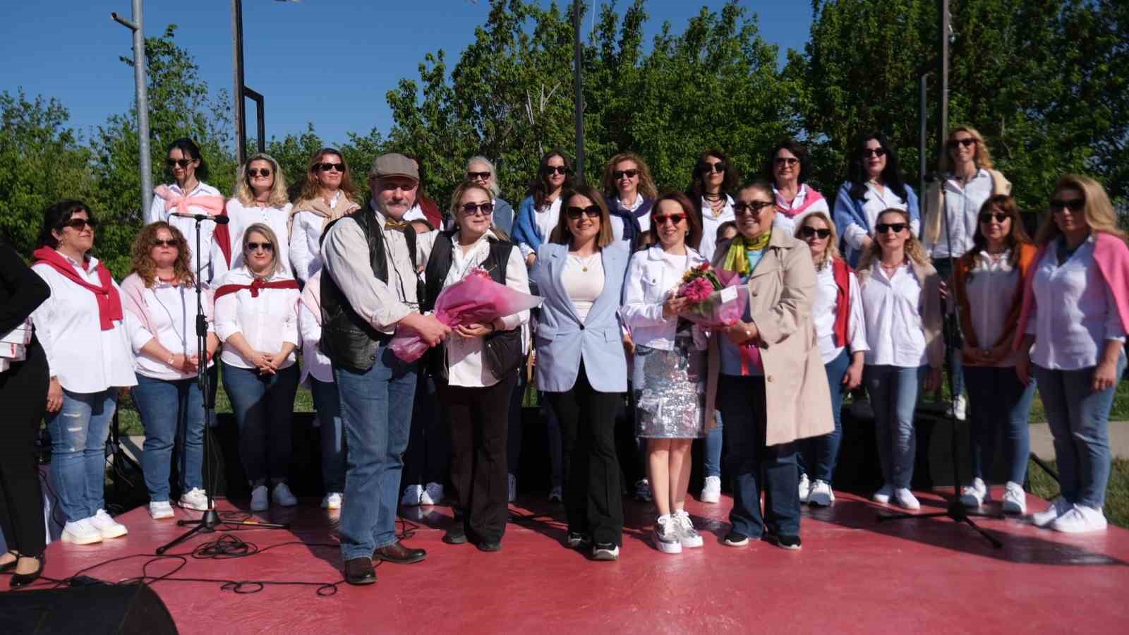 Büyükçekmece’de Anneler Günü coşkuyla kutlandı