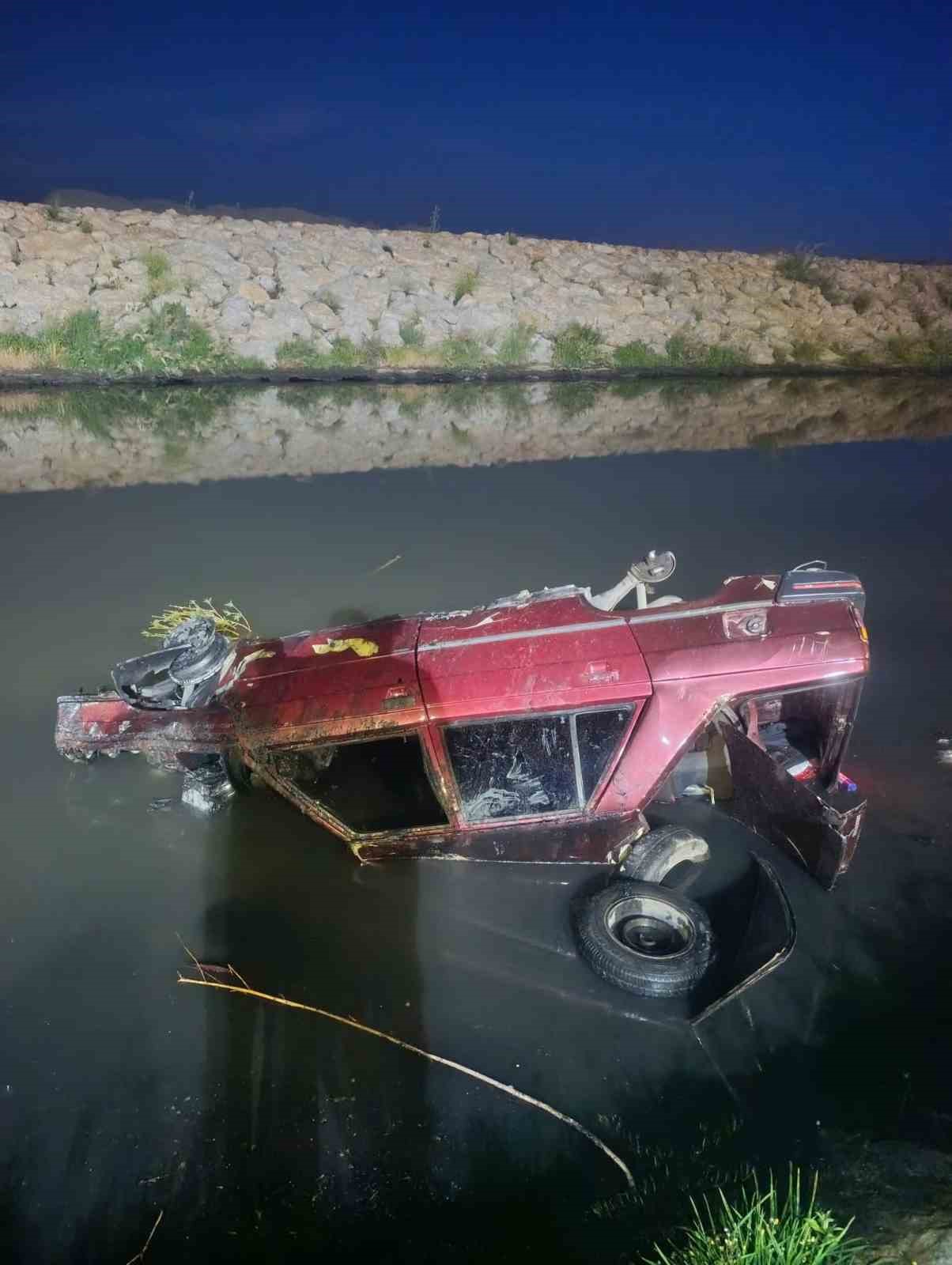 Edremit’te otomobil dereye uçtu, 1 kişi yaralandı