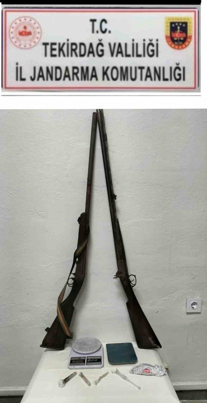 Tekirdağ&rsquo;da jandarmadan &uuml;&ccedil; ayrı adrese uyuşturucu operasyonu
