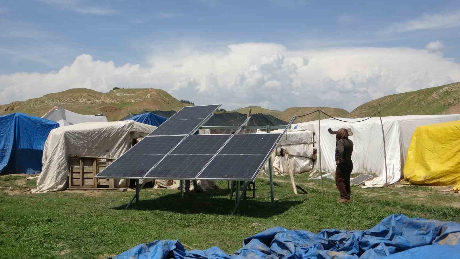 Batman’da yaylada kalan göçerler peynir üretiyor