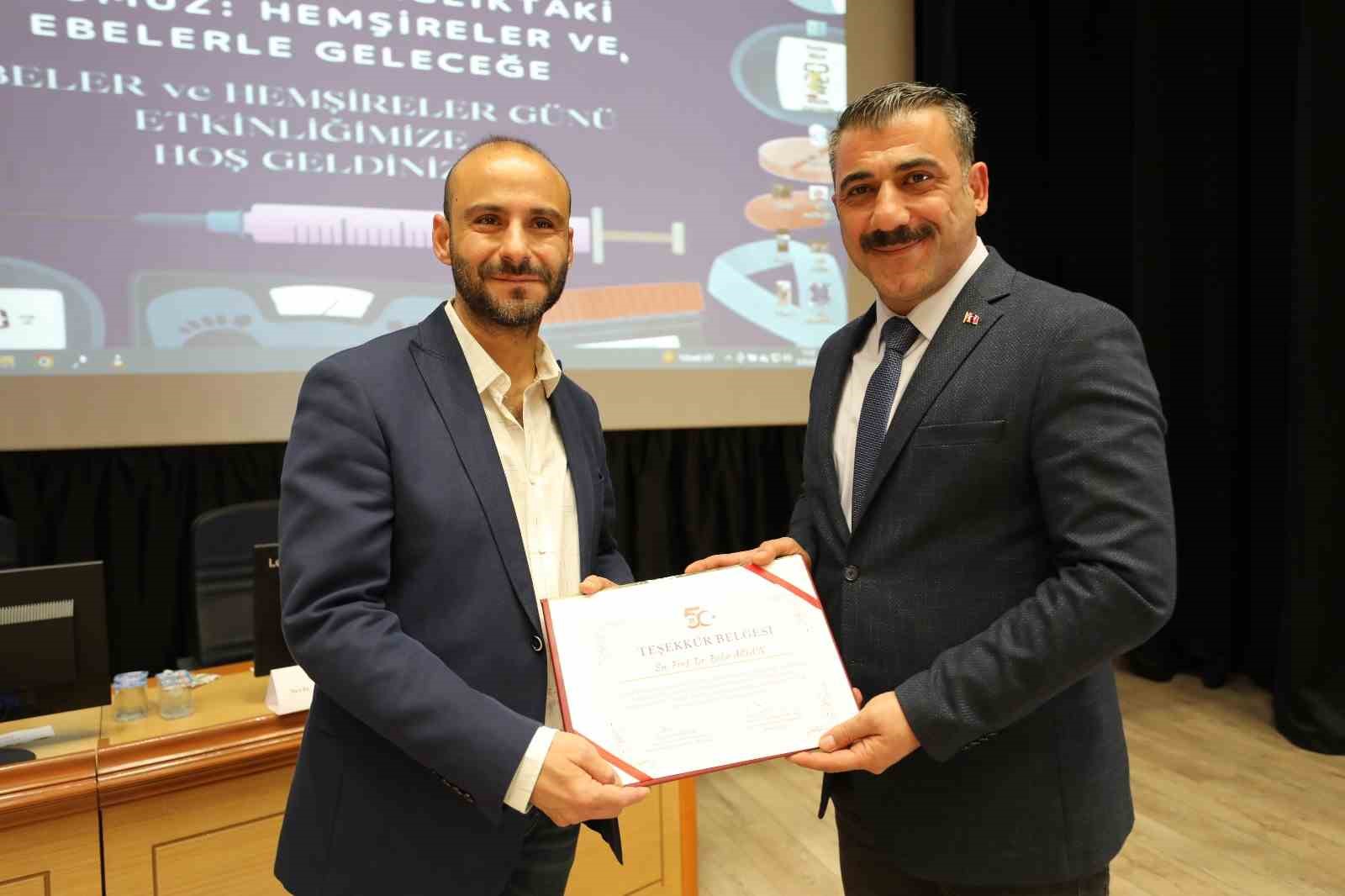 Elazığ’da hemşireler ve ebeler günü kutlandı
