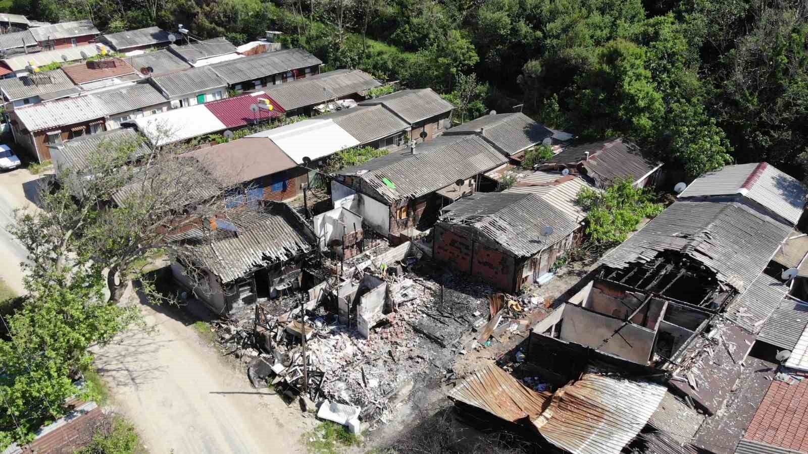 Yıkım kararı b&ouml;lge sakinlerini &ccedil;ileden &ccedil;ıkardı: "20 yıl para alındı, 10 g&uuml;nde &ccedil;ıkarın"
