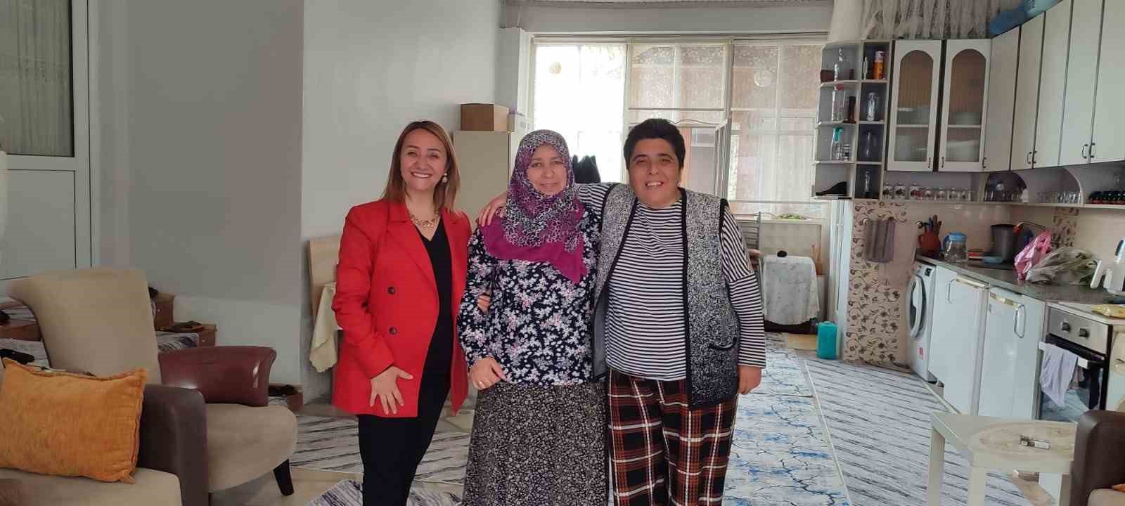 Başkan Tekin il&ccedil;edeki kadınlarla bir araya geldi
