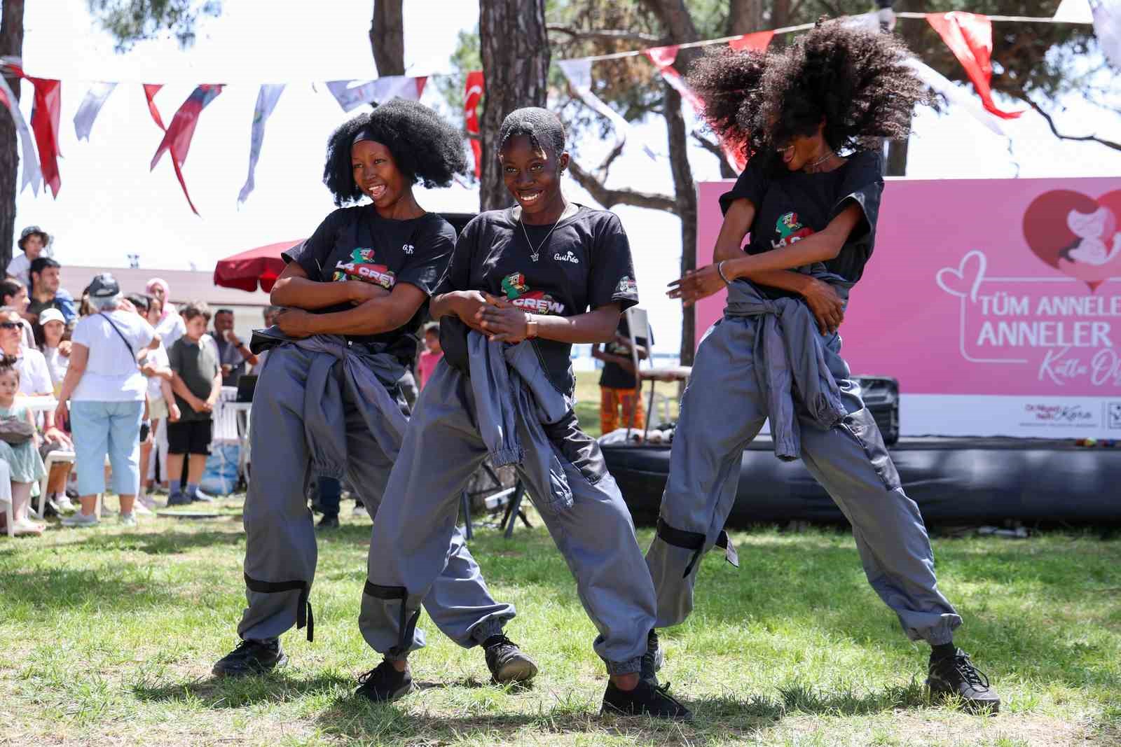 Manavgat Belediyesi&rsquo;nden Anneler G&uuml;n&uuml;&rsquo;ne &ouml;zel renkli etkinlik
