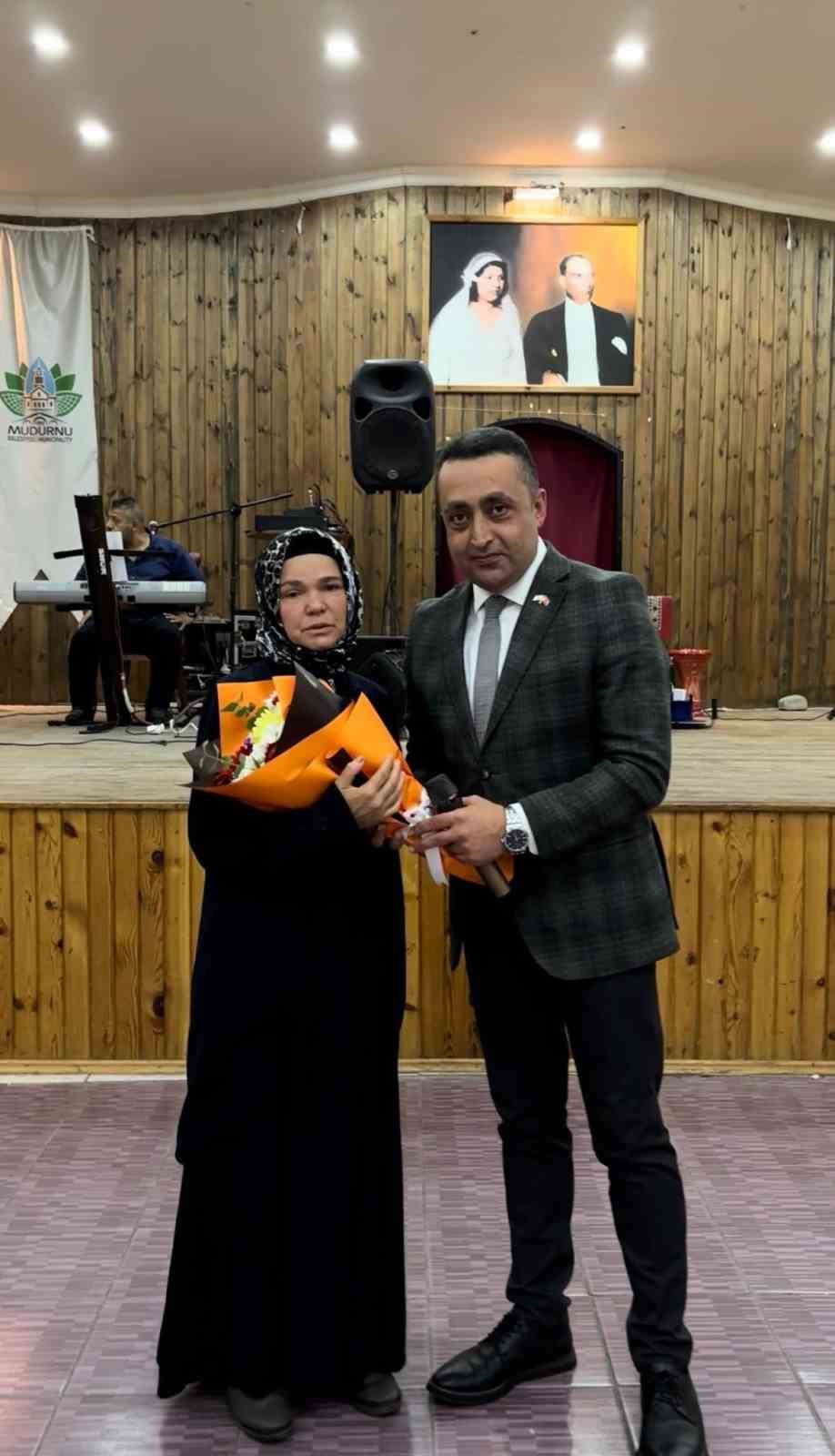 26 yıldır gözü gibi baktığı engelli oğlunu kaybeden anne, ‘Yılın Annesi’ seçildi
