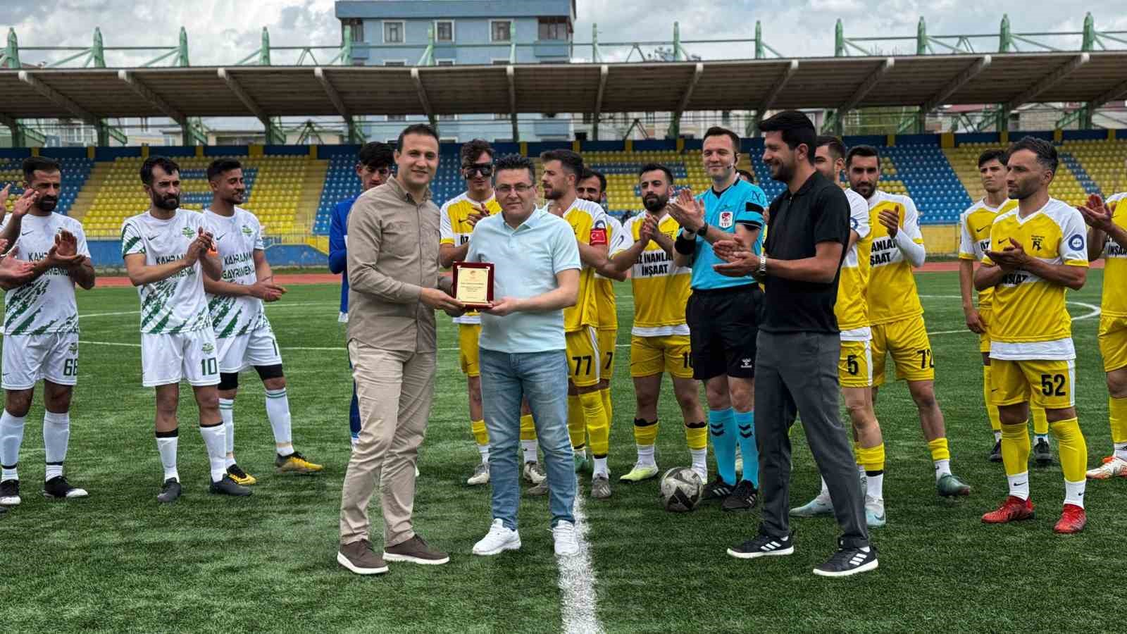 Ağrılı Hakem Muhammed Sevim saha hakemliğine veda etti
