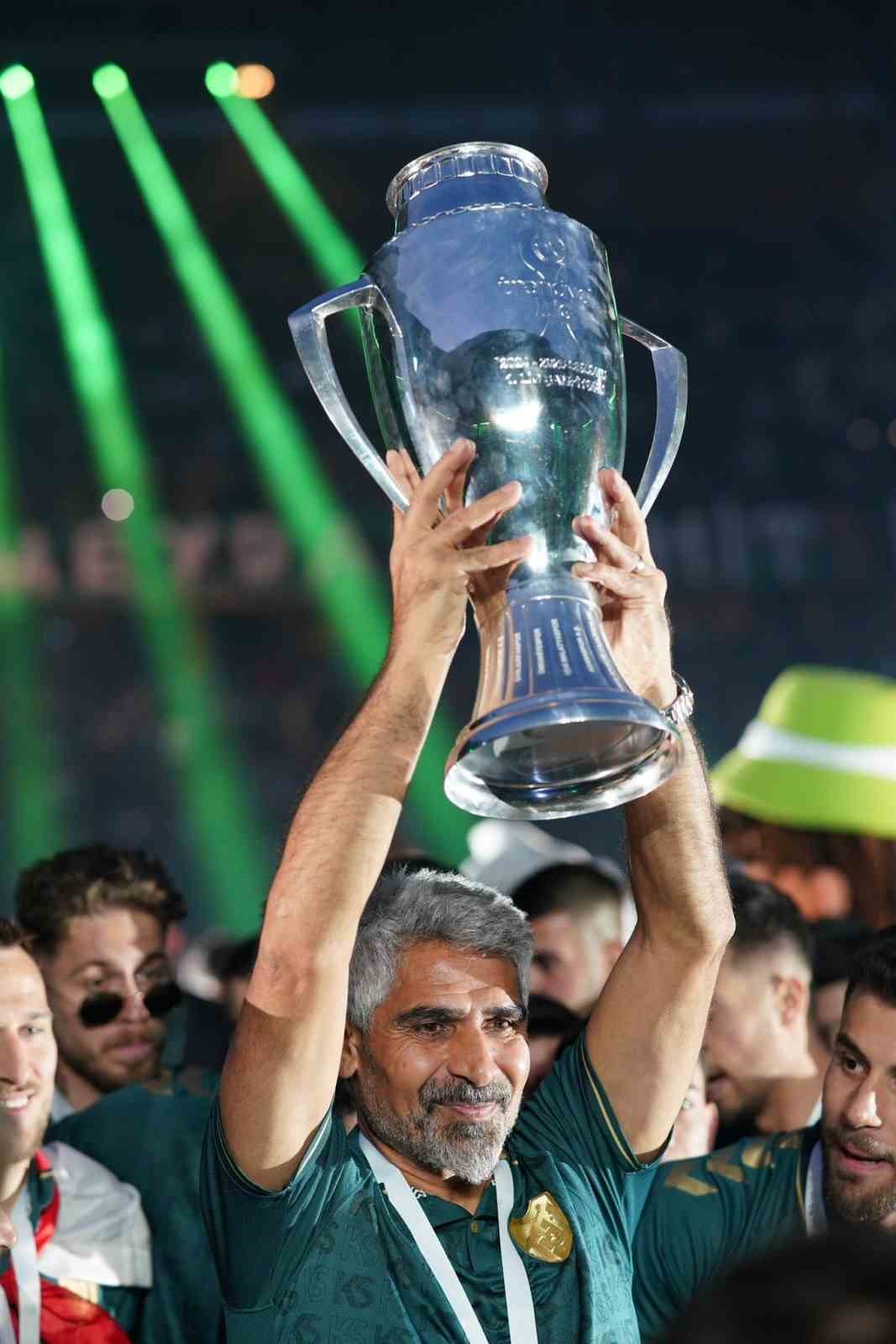 İsmet Taşdemir veda etti, taraftara değinmedi
