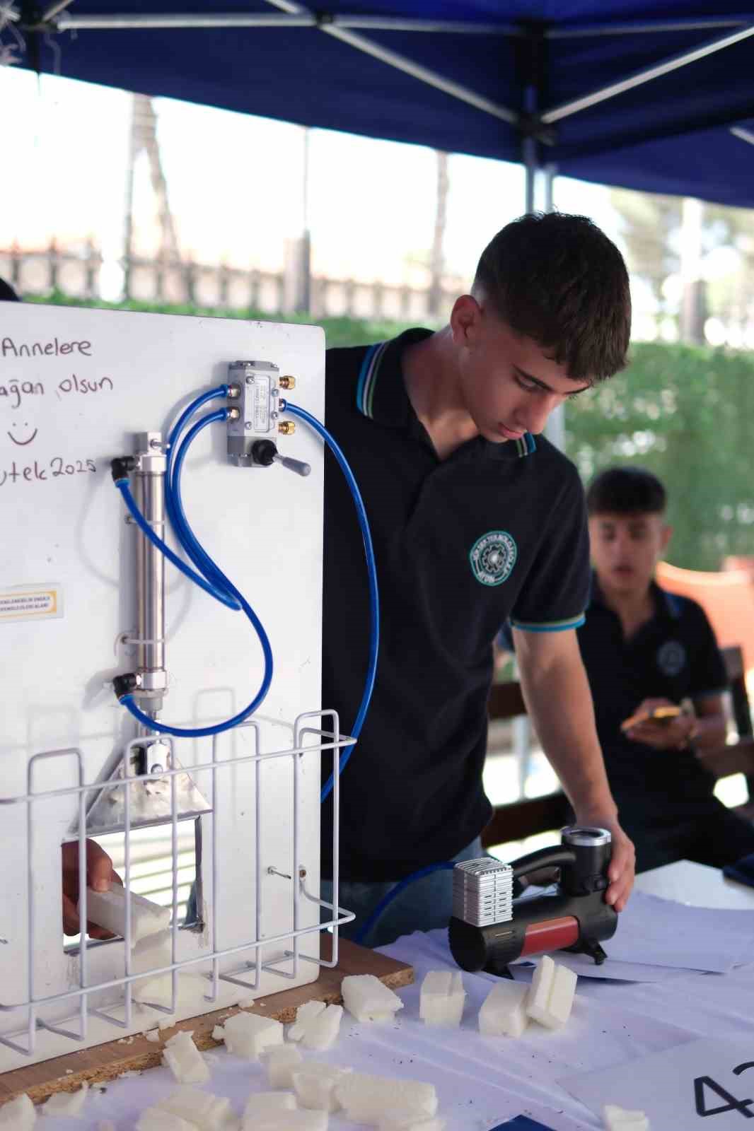 &Ouml;zel Aydın Y&uuml;ksek Teknoloji Koleji&rsquo;nden adına yakışır teknoloji ve bilim ş&ouml;leni
