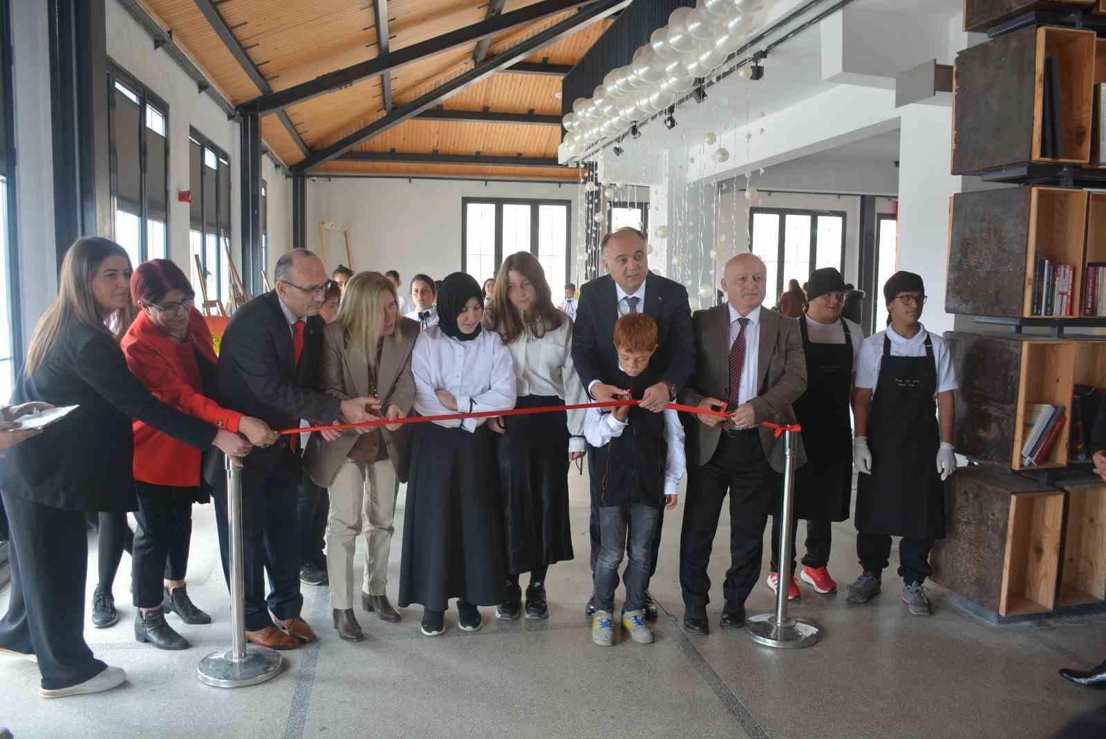 Sinop’ta "Özelim Çocuk Korosu ve Karma Sanat Sergisi"