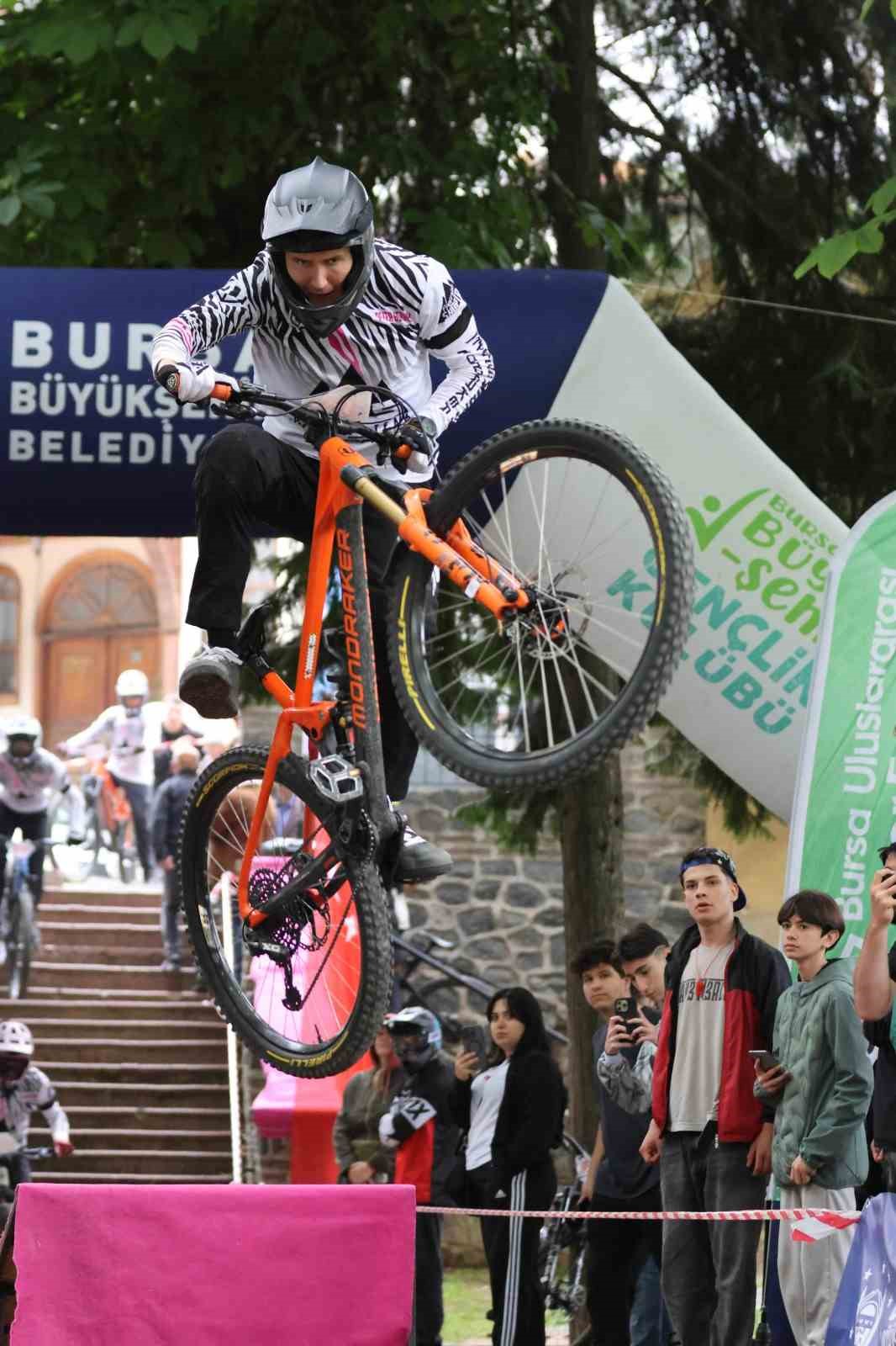 Bursa&rsquo;da adrenalin dolu yarış nefes kesti
