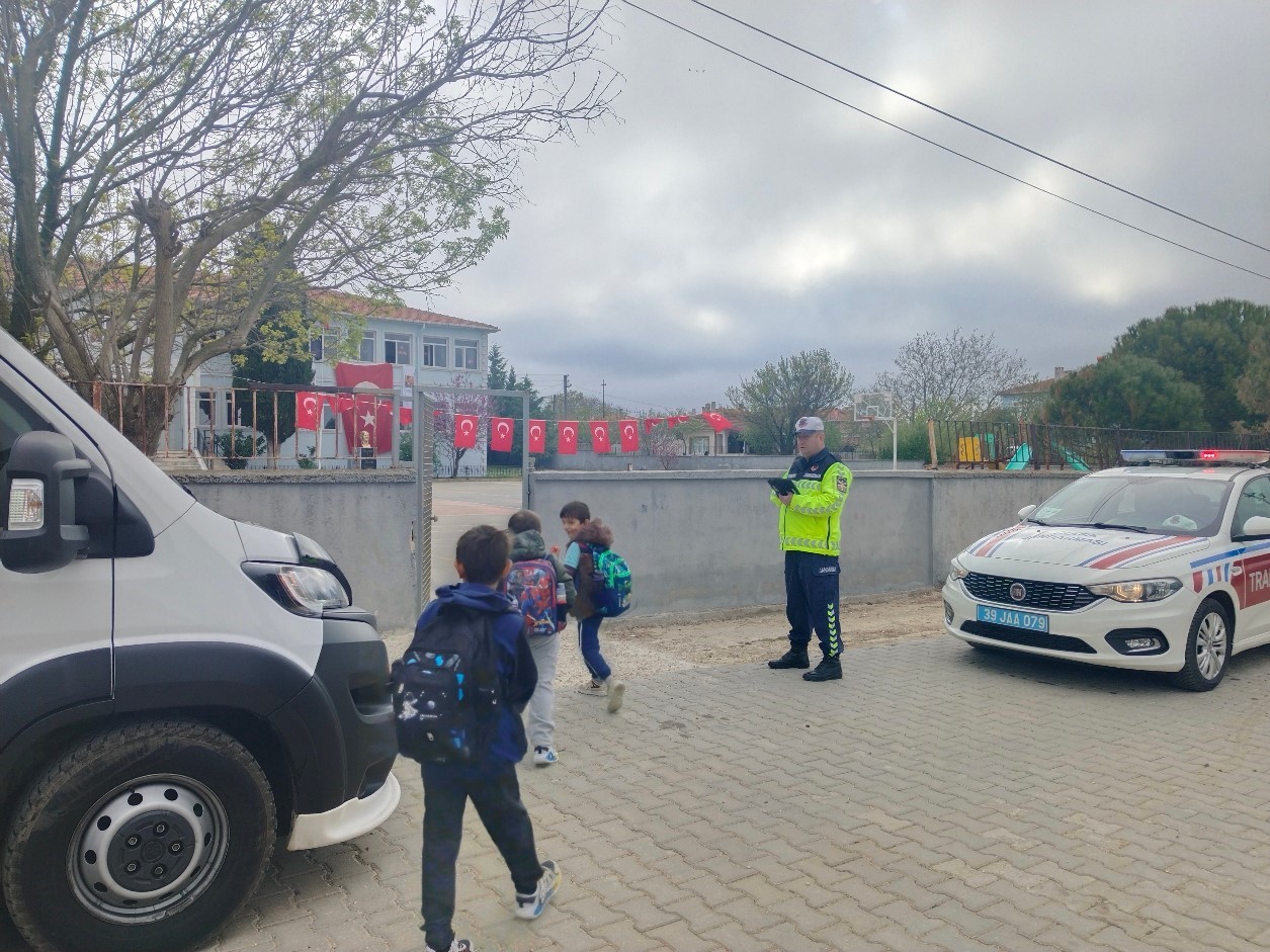 Kırklareli’nde öğrencilere trafik eğitimi