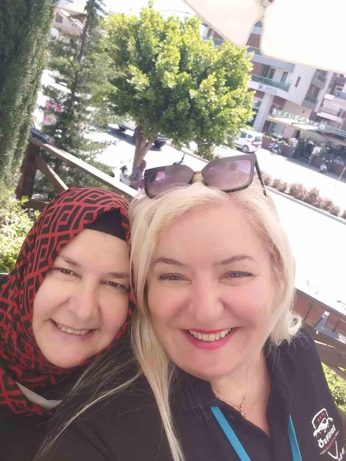 Azmiyle 56 yaşında ehliyeti aldı, herkese &ouml;rnek oldu
