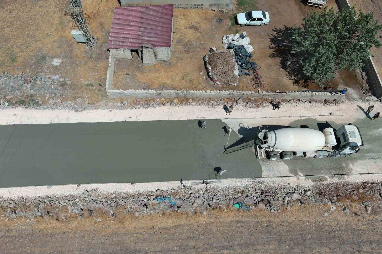 Şanlıurfa kırsalına 520 kilometre sathi asfalt d&ouml;k&uuml;ld&uuml;
