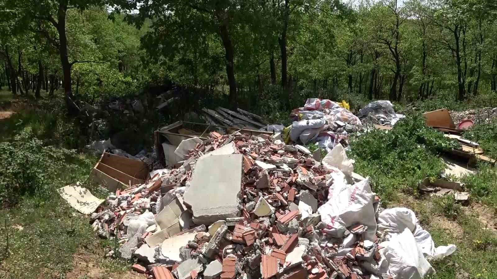 Şile&rsquo;de ormanlık alanlar &ccedil;&ouml;pten ge&ccedil;ilmiyor
