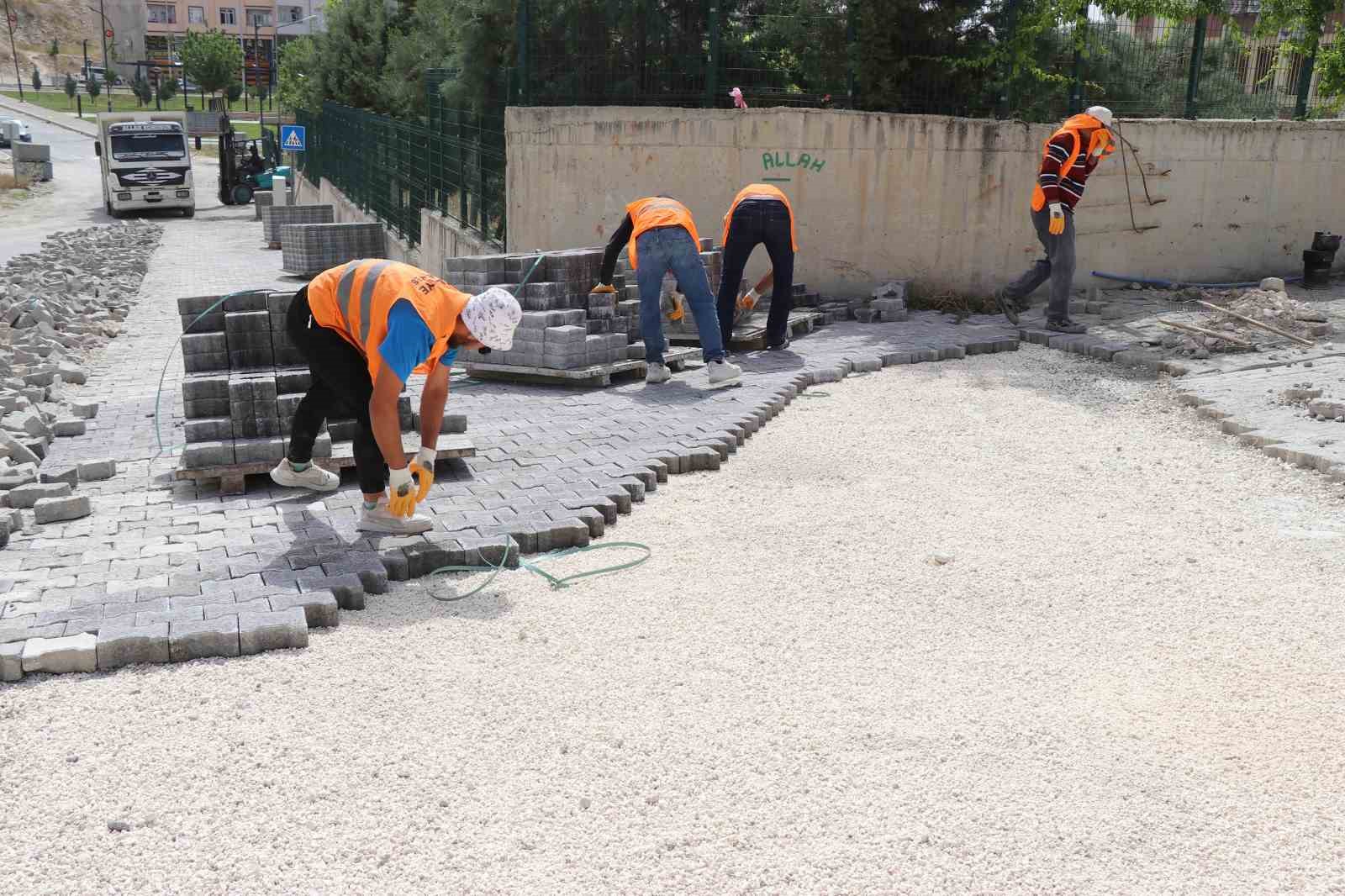 Haliliye Belediyesi ile 2 mahallede yollar yenileniyor
