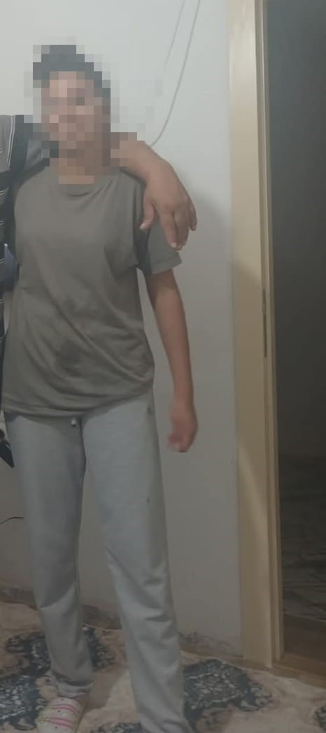 Arkadaşını öldüresiye darbeden kız çocukları o anları da kayda aldılar