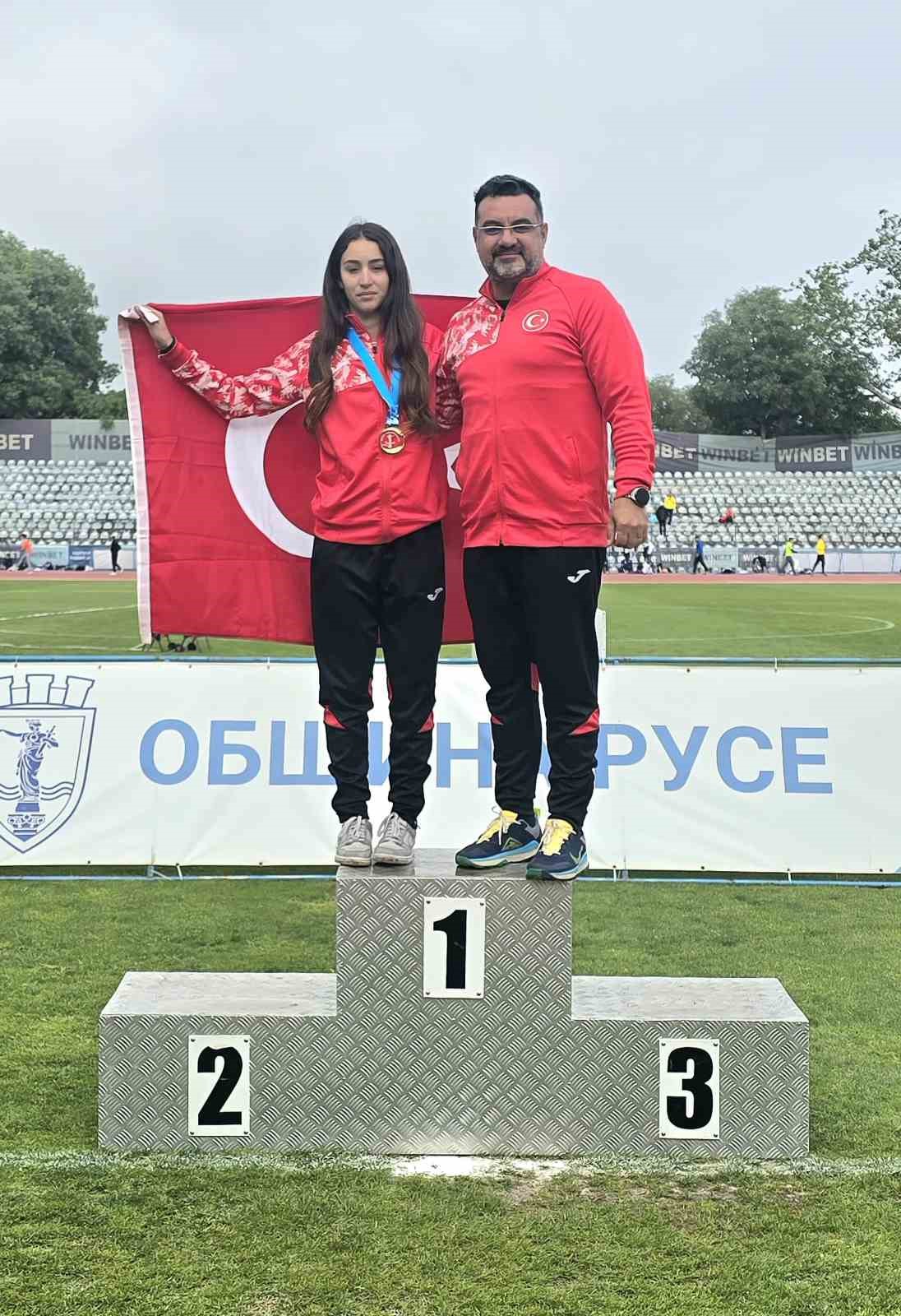 Aydınlı sporcular Bulgaristan&rsquo;dan başarıyla d&ouml;nd&uuml;
