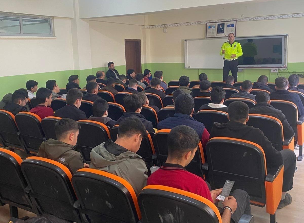 "Bir Kural Bir &Ouml;m&uuml;r"
