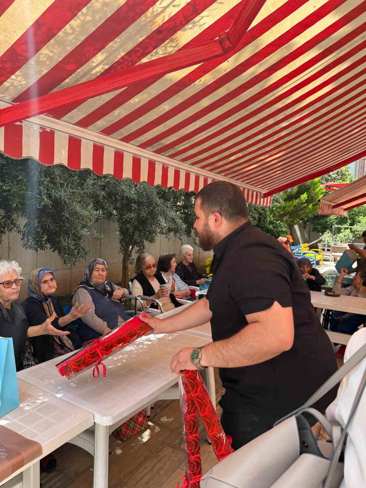 Gen&ccedil; M&Uuml;SİAD Antalya&rsquo;dan huzurevinde Anneler G&uuml;n&uuml; buluşması
